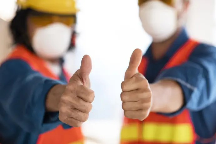 deux personnes pouce en l&#39;air