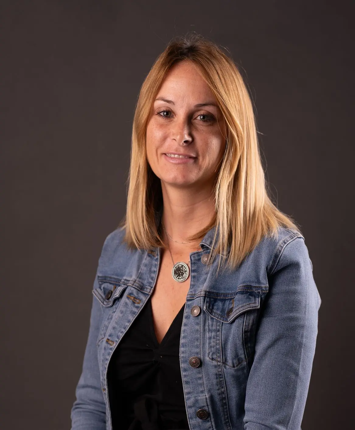 Coralie, assistante administrative